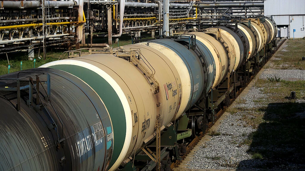 白俄罗斯通过圣彼得堡交易所的汽油销售急剧增加