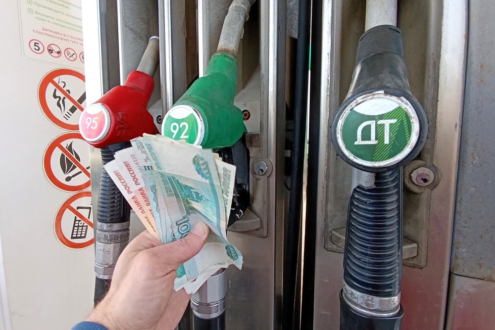 截至三月，预算收入将与支付给石油公司的款项一同增长。这会对加油站价格产生影响吗？